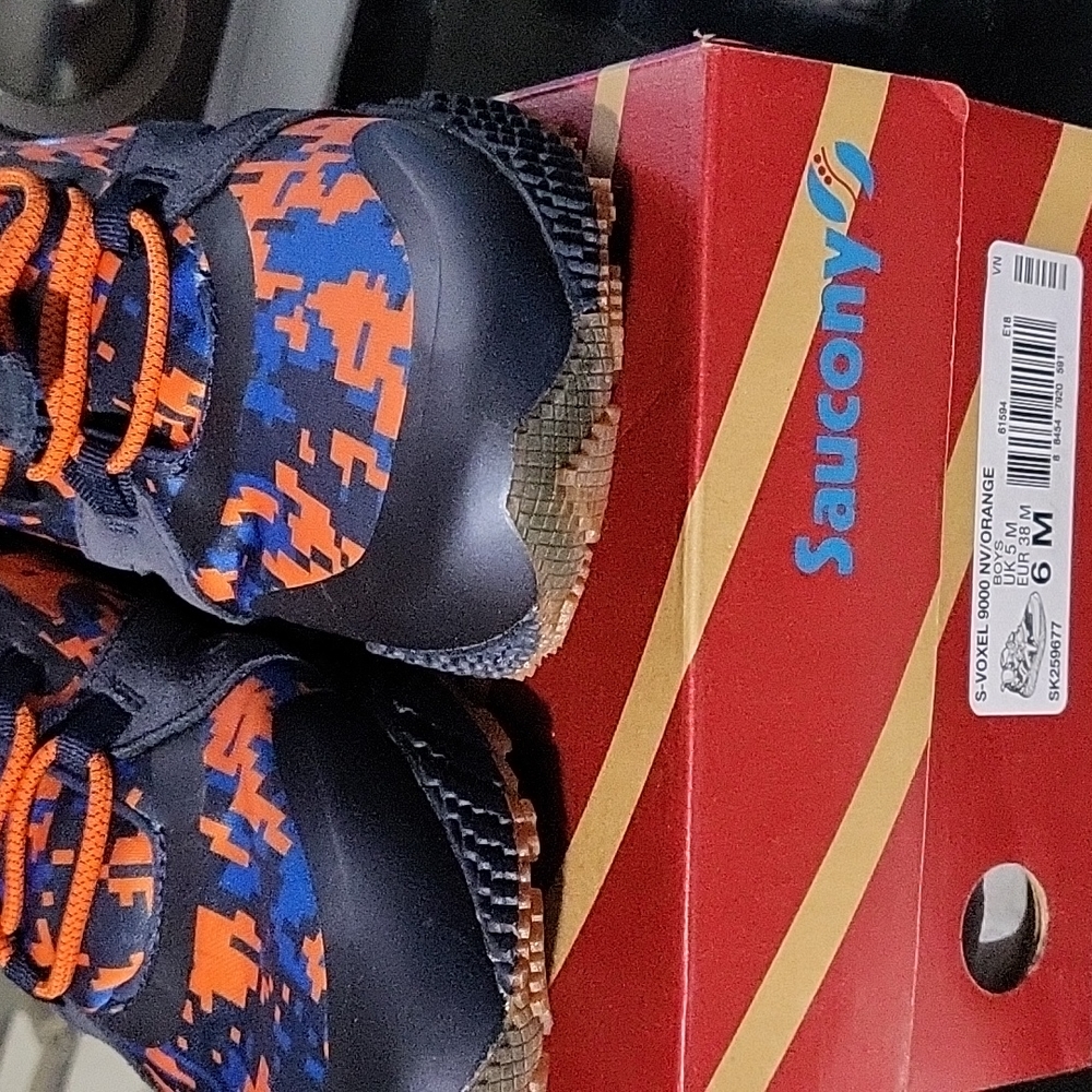 Saucony boys shoes